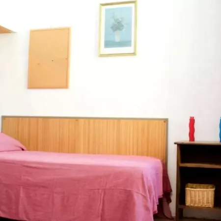 Unyca - Cozy 3 Bedroom 2 *