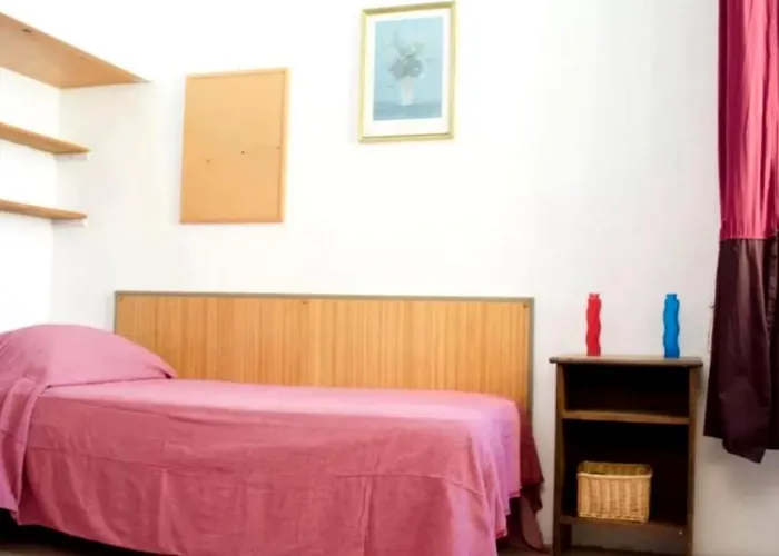 Unyca - Cozy 3 Bedroom 2 *
